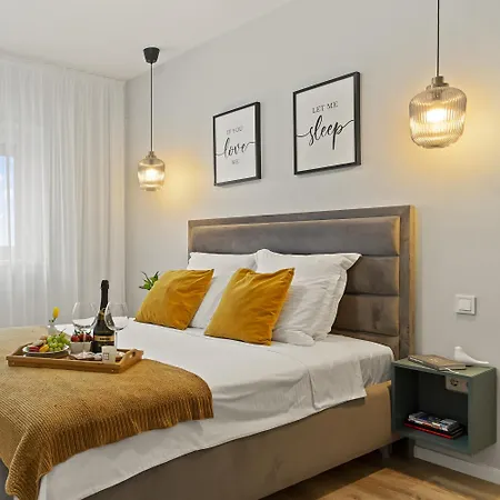 Mido Park With Private Parking & Self Check-in *