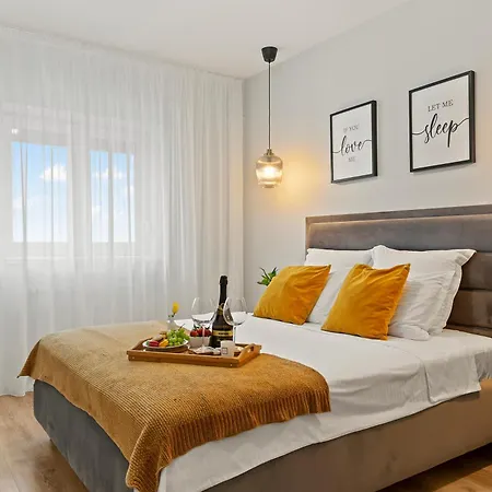 Mido Park With Private Parking & Self Check-in Apartmán *