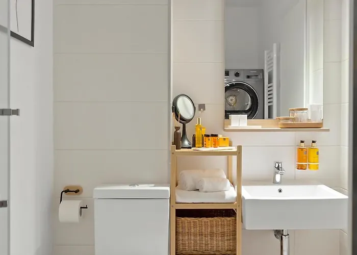 Mido Park With Private Parking & Self Check-in 부쿠레슈티