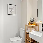 Mido Park With Private Parking & Self Check-in アパート ブカレスト